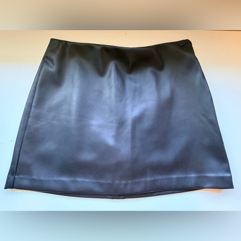 NWT Abercrombie & Fitch Scarlett Black Vegan Leather Mini Skort